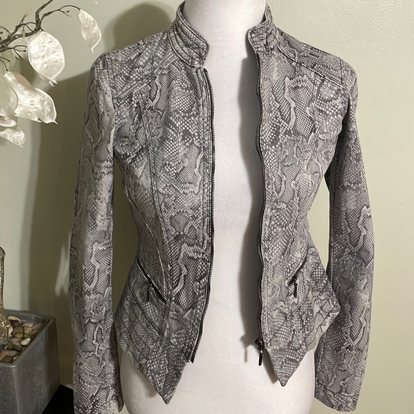 WHITE HOUSE BLACK MARKET SNAKE PATTERN JACKET - Picture 1 of 8